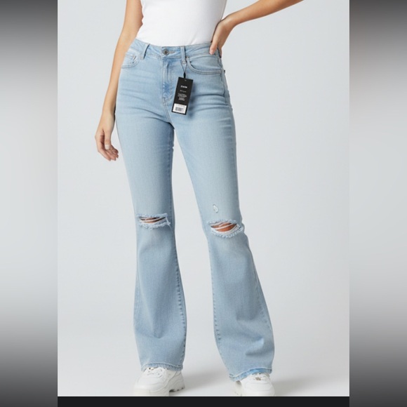 Express Denim - Express Mid Rise Light Wash '70s Flare Jeans size 6 NWT